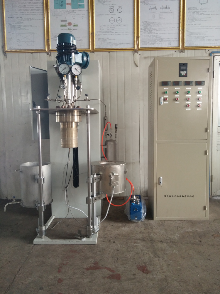 DFCF系列-釜體電動升降翻轉(zhuǎn)、加熱爐和水槽電動升降并可側(cè)移1