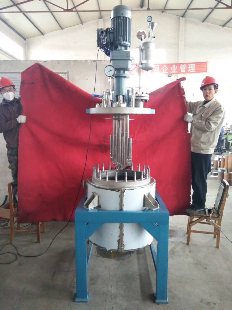 TFCF系列--電動升降釜蓋、直連攪拌、帶在線加料罐3